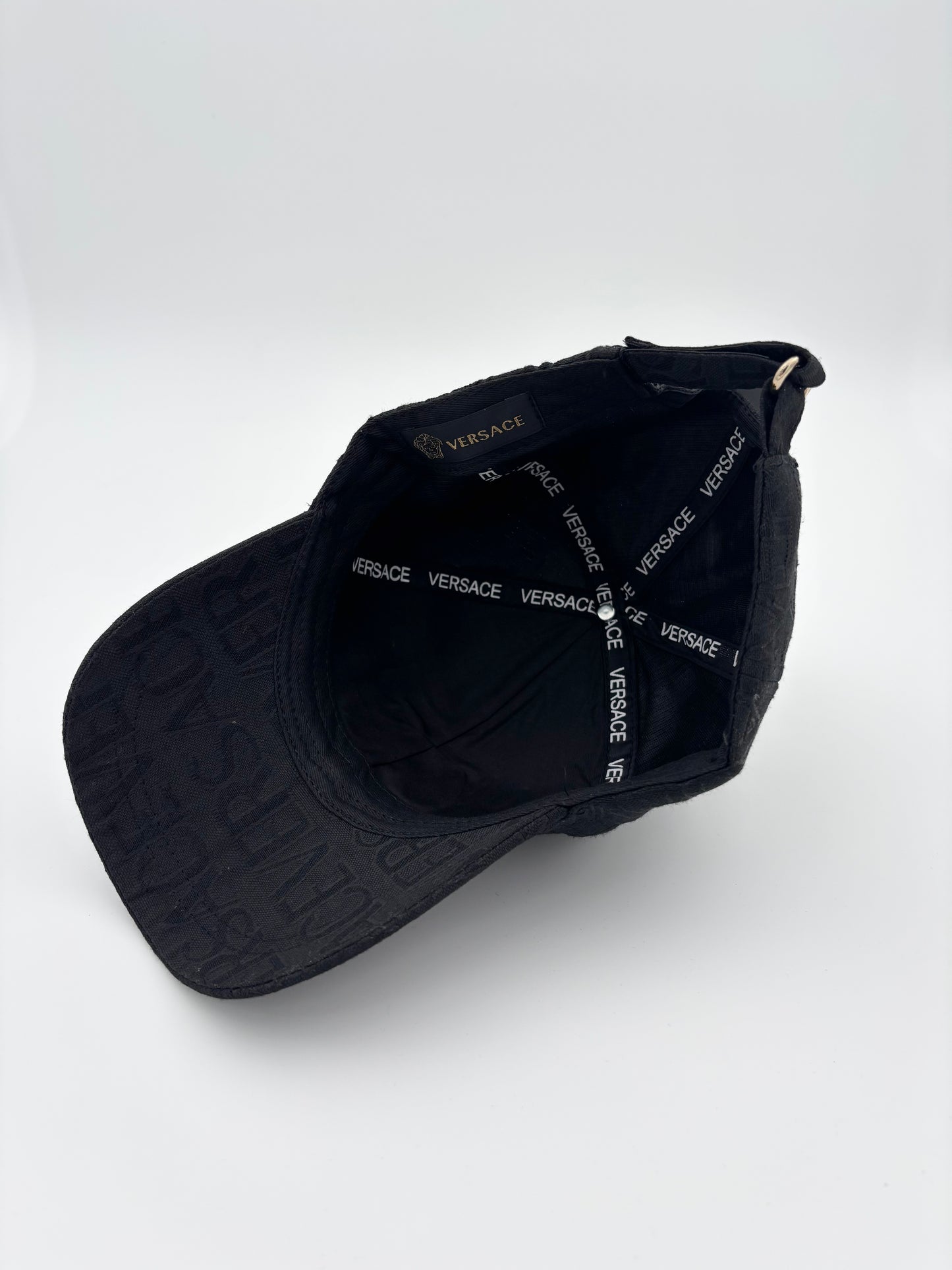 VERSAC_E BLACK GOLD CAP